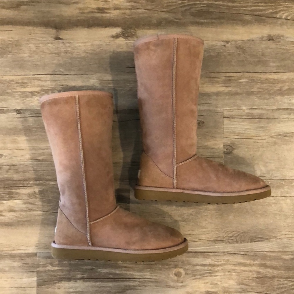 Ugg Tall Sherpa Rose Size 7 Boots